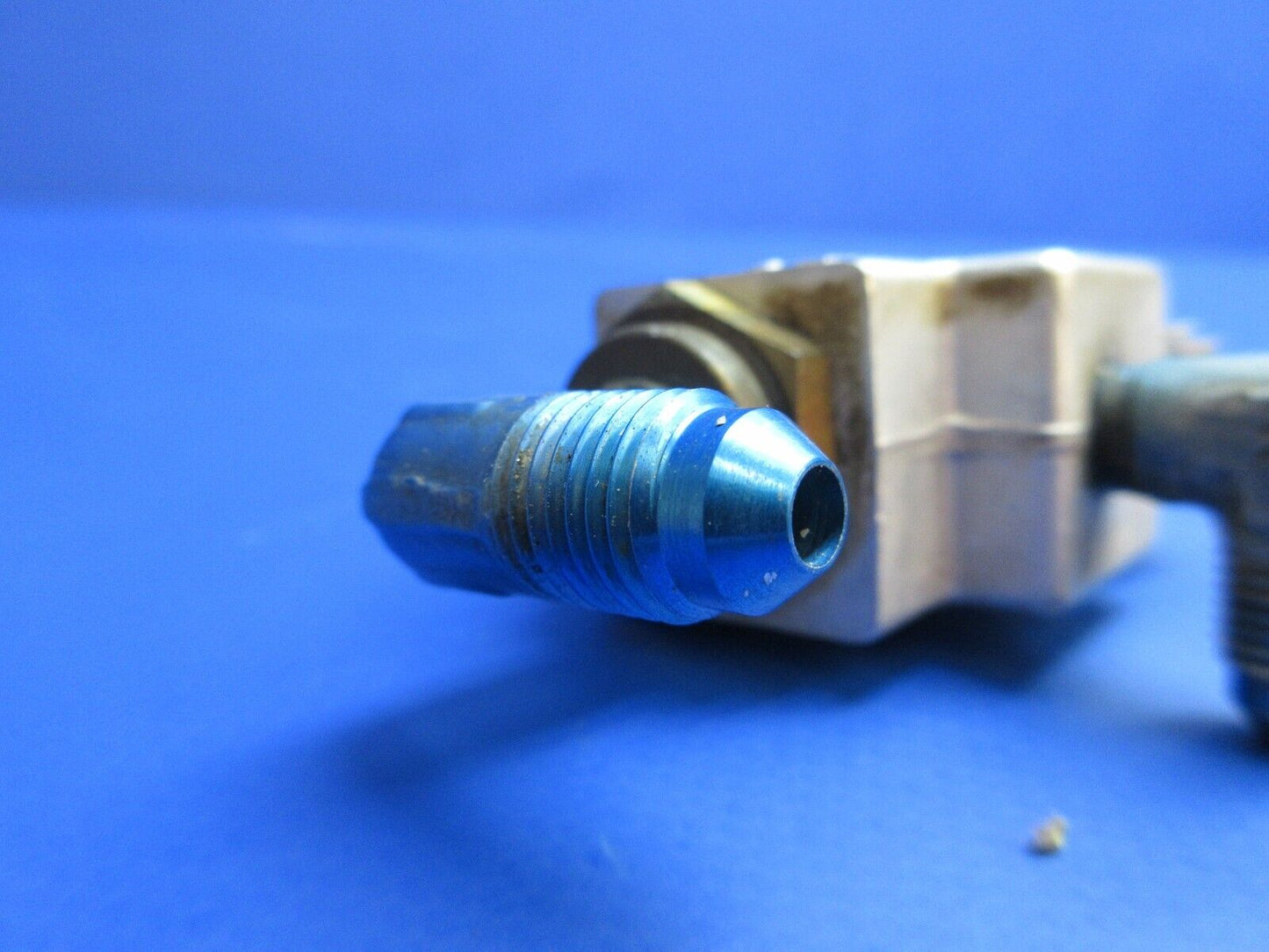 Beech C-35 Hoof A53T Parking Brake Valve P/N 35-815018 (1023-775)