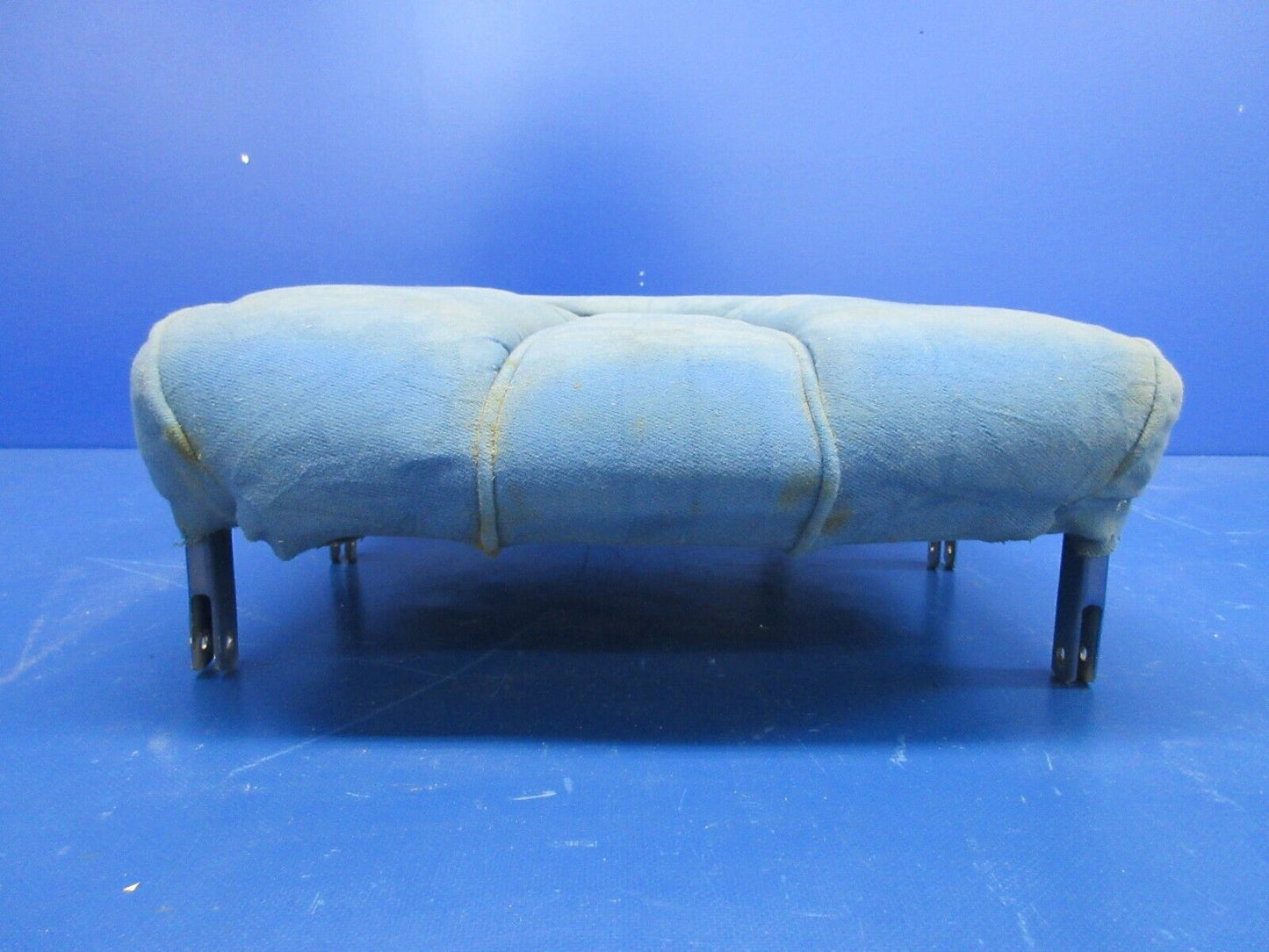 Cessna 210 Seat Back and Bottom Co-Pilot P/N 1214113-3 FOR PARTS (1223-620)