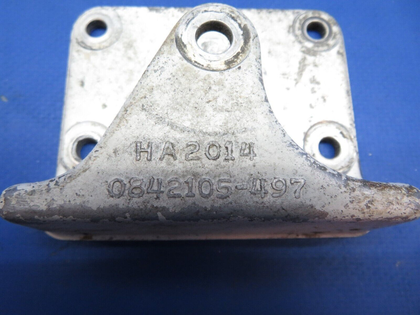 Cessna 310 / 310Q Drag Link RH Retainer Truss Brace P/N 0842105-1 (0823-686)