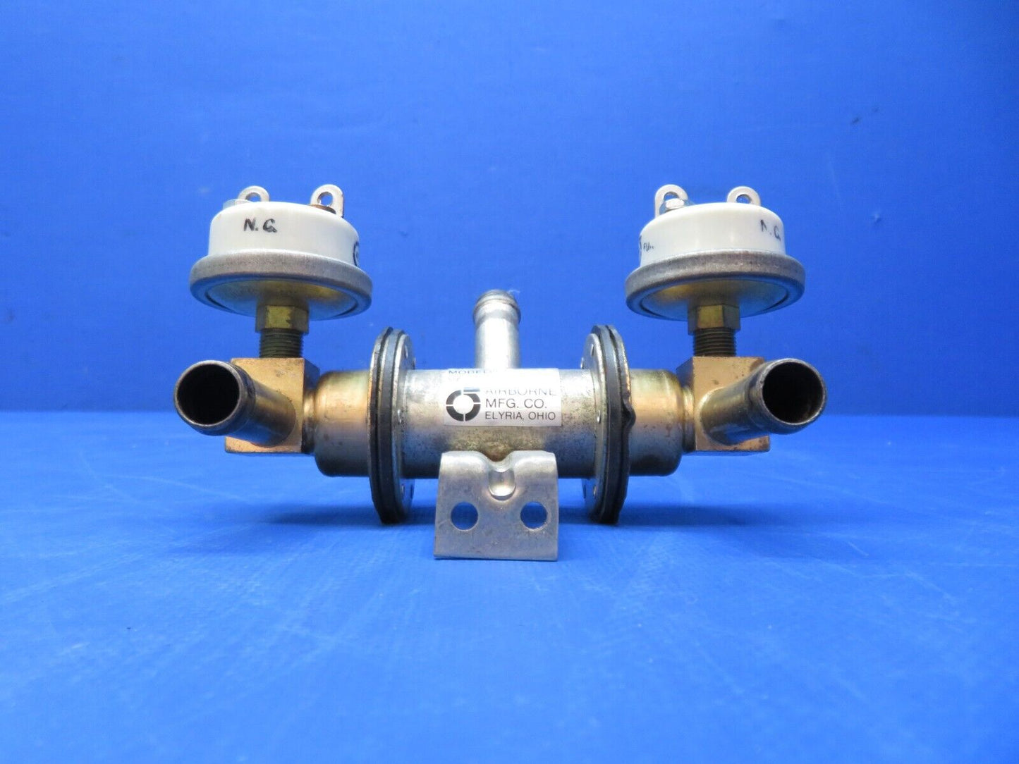 Airborne Piper PA-31P-350 Pressure Manifold P/N 1H24-12 CORE (0923-543)