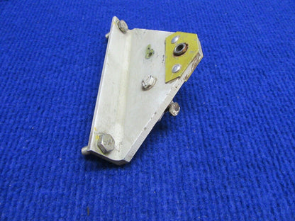 Piper PA-38-112 Tomahawk Rudder Hinge Lower 77605-02, 77605-002 (1221-389)