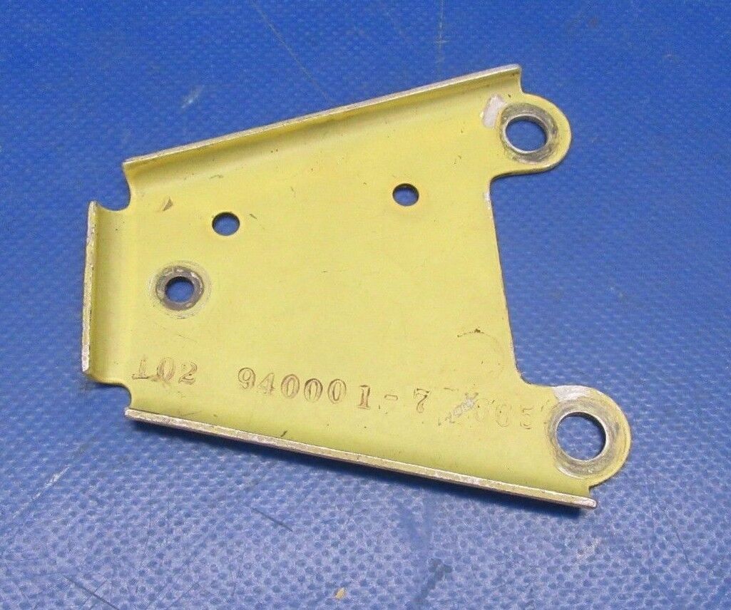 Beech Baron Prop Control Cable Bracket P/N 102-940001-7 (1218-177)