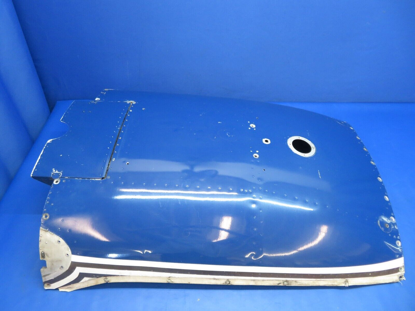 Piper PA-34-200T Seneca II Bottom Cowling Assy P/N 37207-100 (0323-509)
