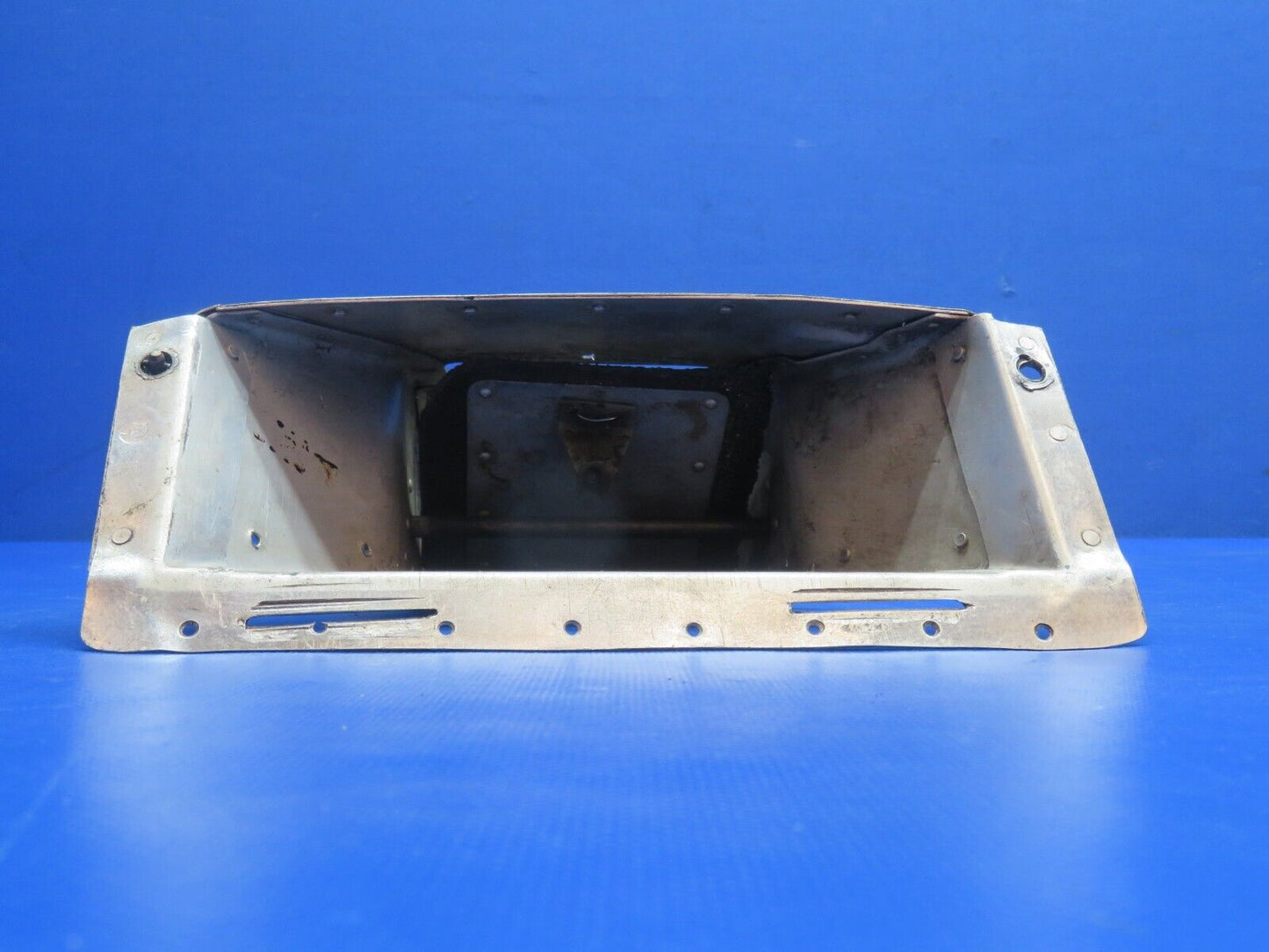 Cessna 182 Carburetor Airbox Assy P/N 0750144-1 FOR PARTS (0124-1227)