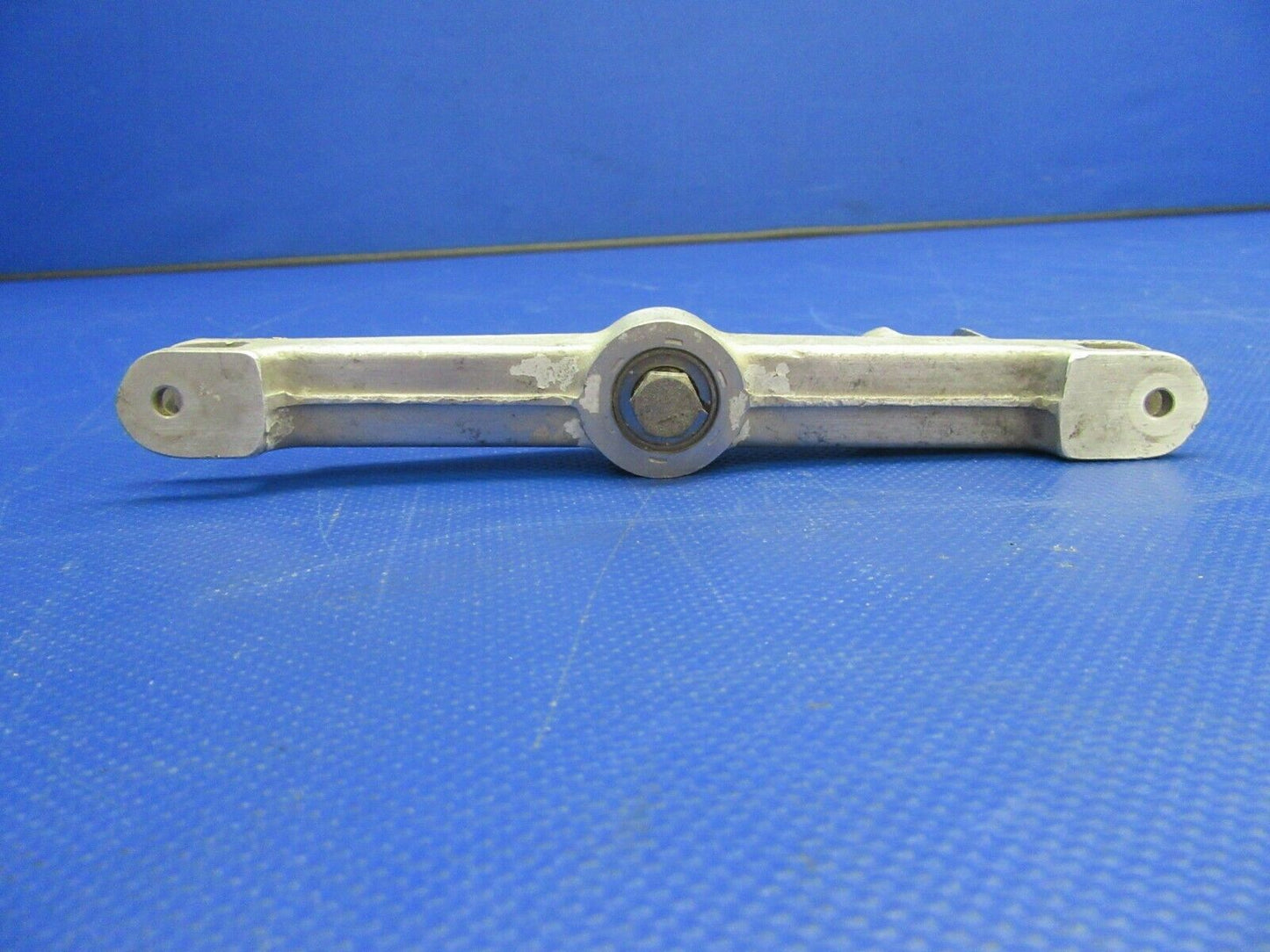 Cessna 210 / T210N Whiffle Tree Nose Gear P/N 1243411-1 (0921-612)