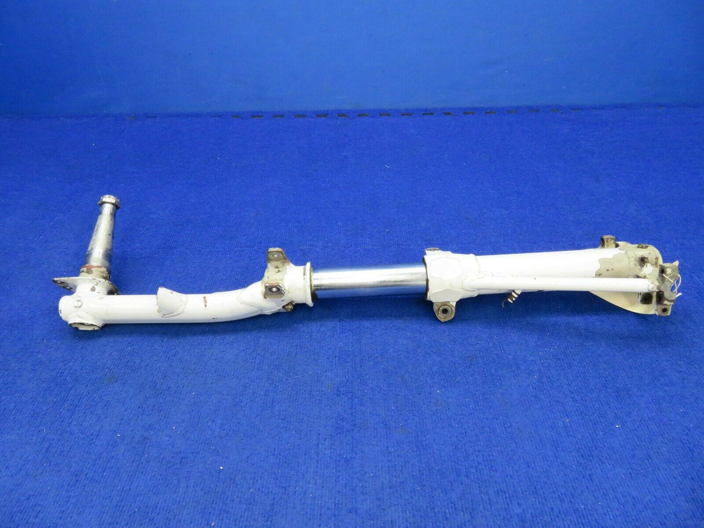 1956 Cessna 310 Main Landing Gear RH P/N 0841000-96 (0422-76)