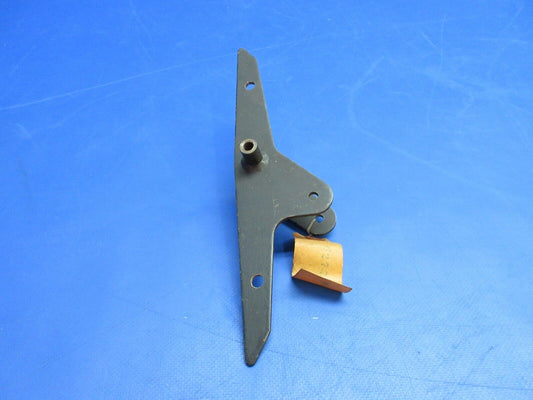 Piper PA-28 LH Aileron Bellcrank Assy P/N 62771-00, 62771-000 NOS (0523-497)