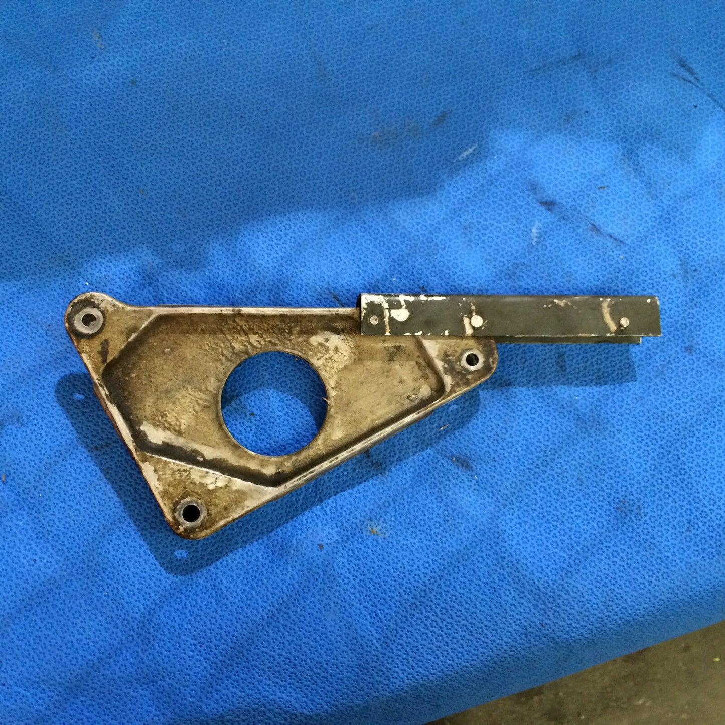1955 Cessna 310 Bellcrank Nose Gear P/N 0842140-2 (0316-54)