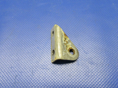 Cessna T210N Seat Belt Fitting RH INBD P/N 0510205-8 (0321-450)