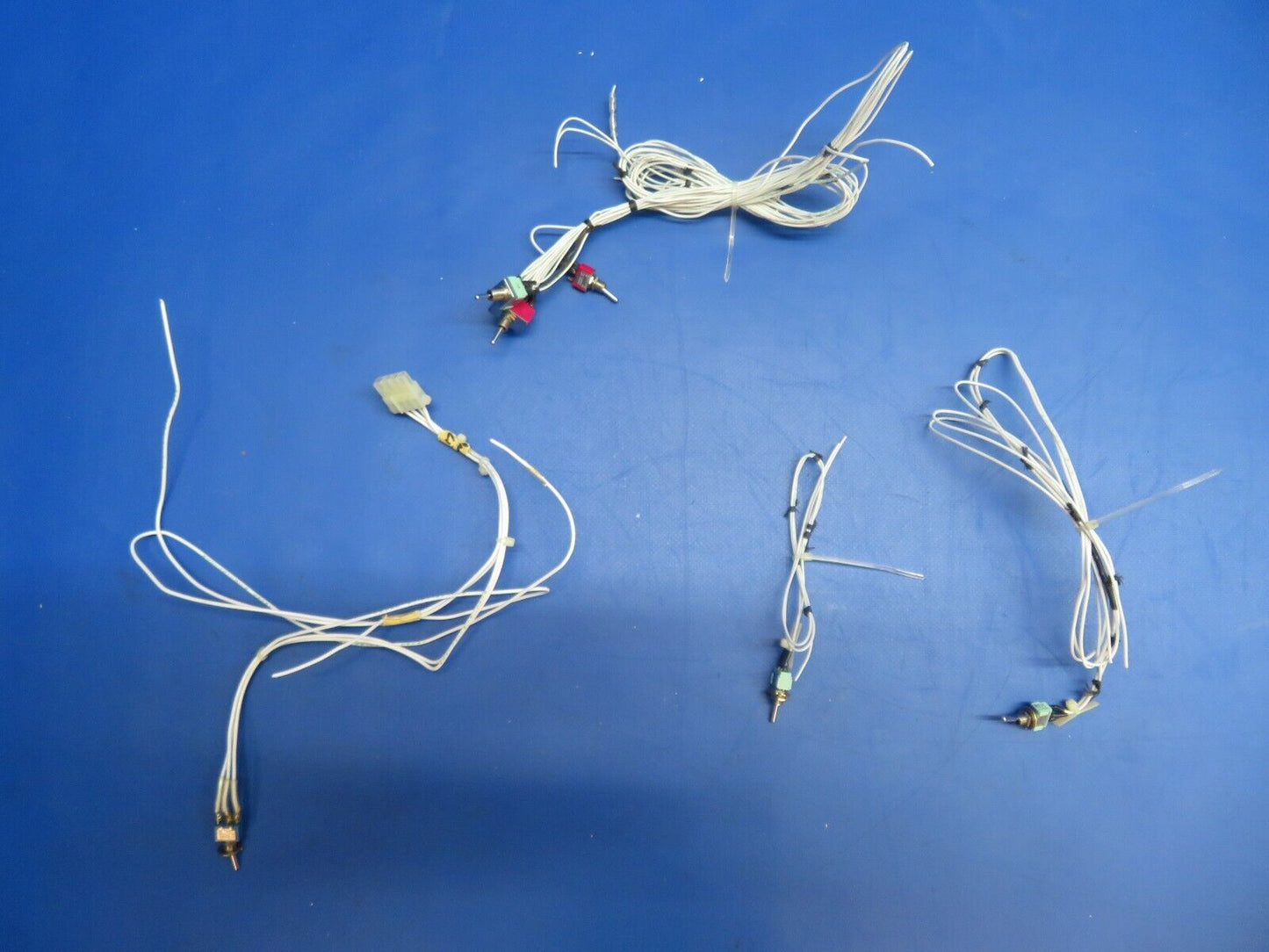 Beech C-35 Bonanza Toggle Switch Alco Switch, C & K P/N 7101 LOT OF 6 (1222-631)