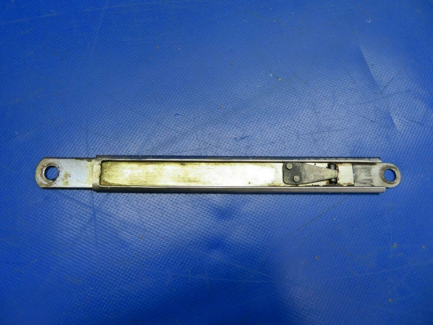 Cessna 310P Baggage Door Stop Nacelle P/N 0811488-8 (0620-771)
