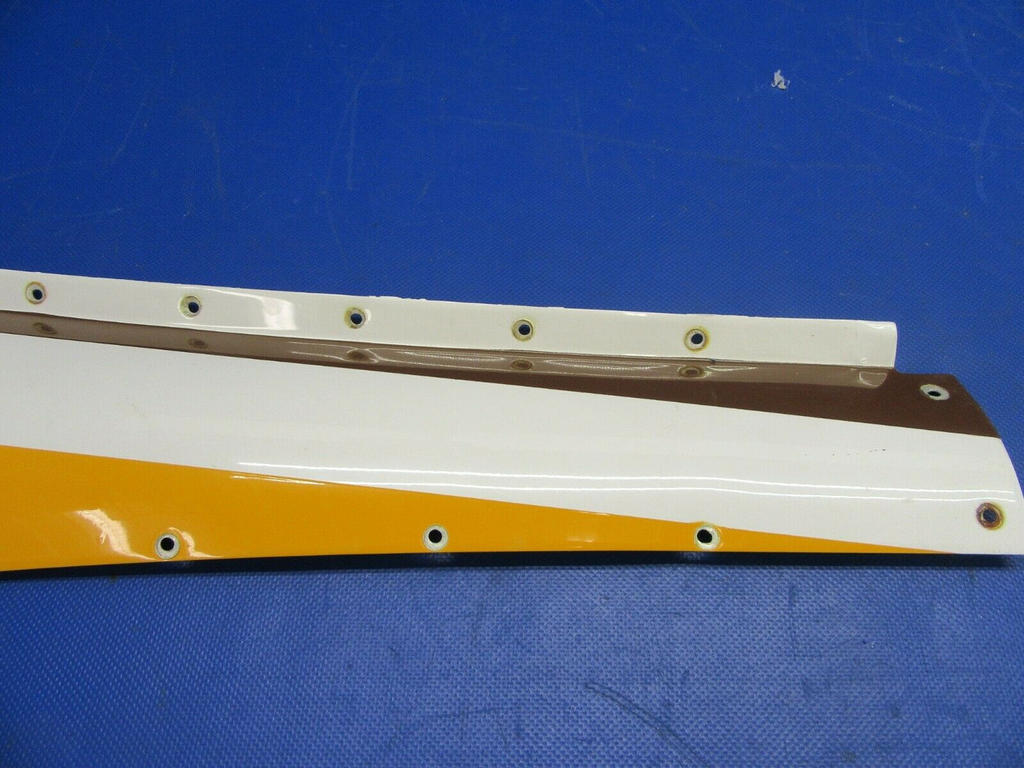 Cessna 182 Horizontal Stabilizer Fairing RH Upper 732615-6 (1021-541)