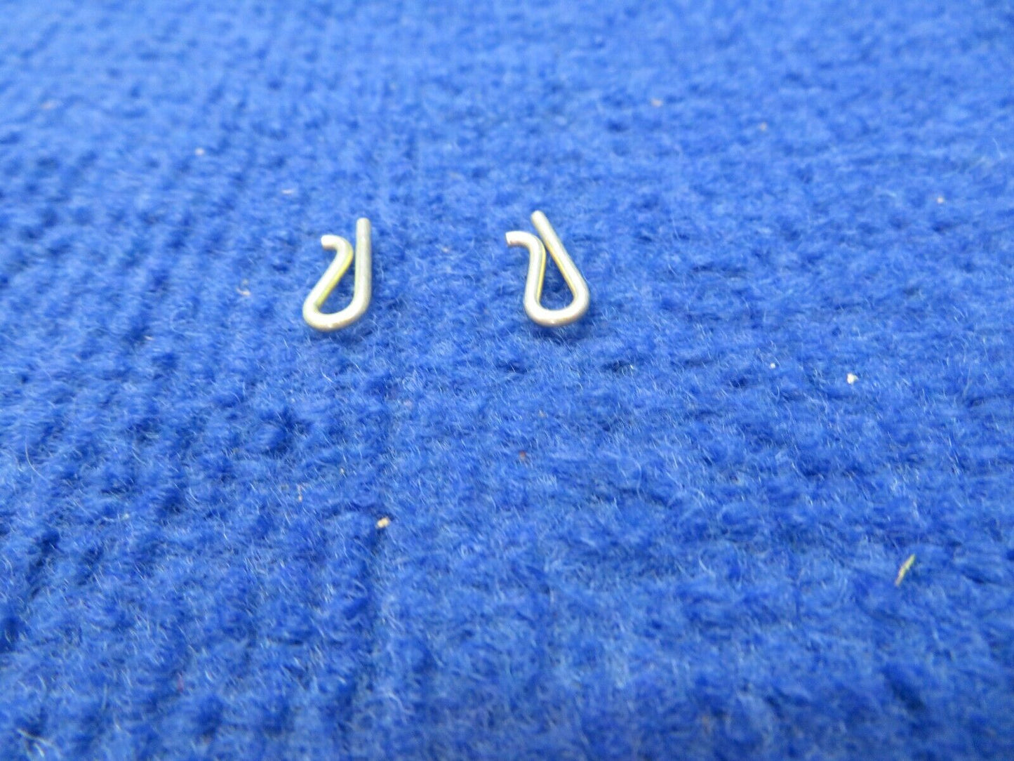 Cessna Clip P/N 0851036-1 LOT OF 2 NOS (0622-332)