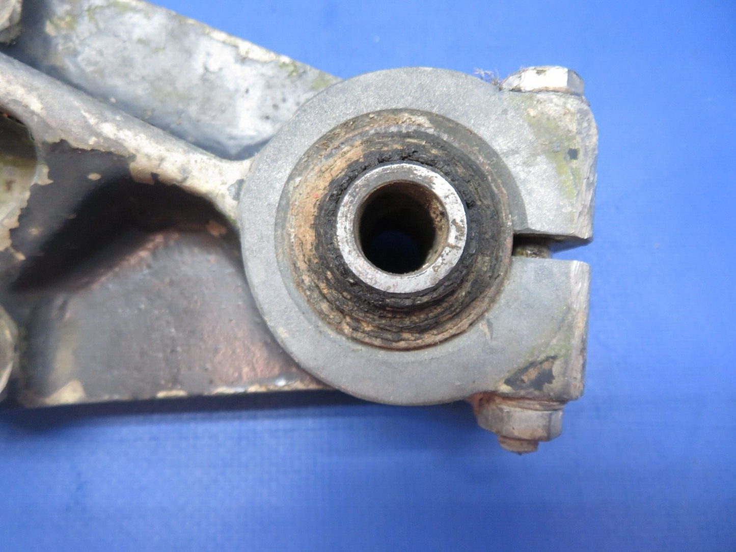 Continental O-300 LH AFT RH FWD Engine Mount Bracket P/N 40043 (0723-540)