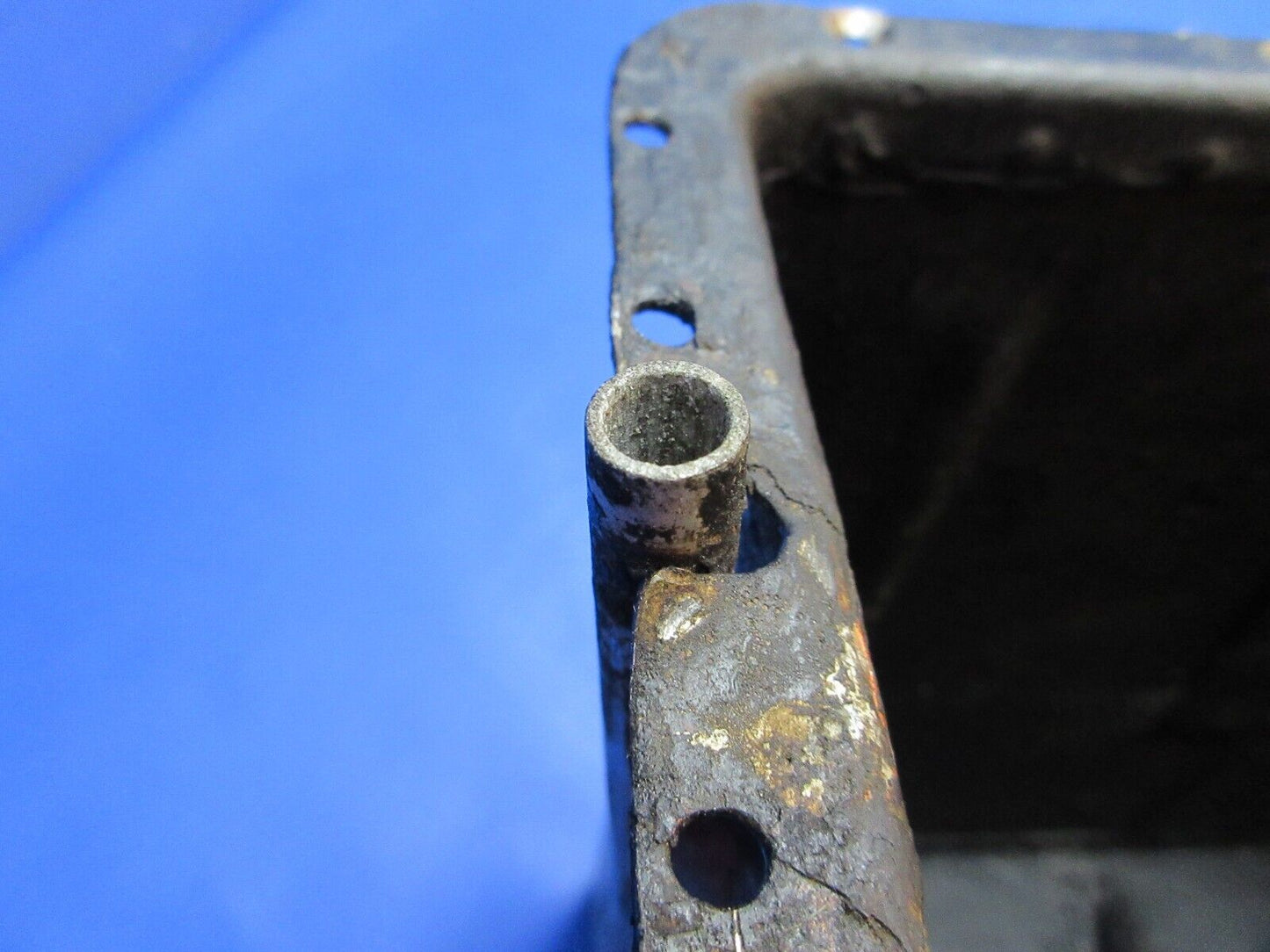 Damaged Beech C-35 Bonanza Battery Box Assy P/N 35-415410 (1023-791)
