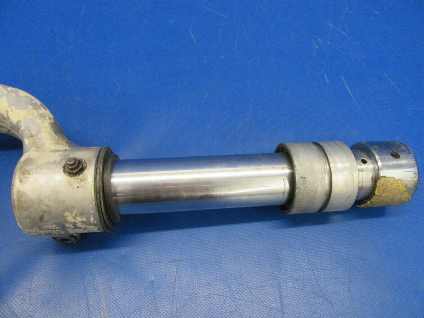 Piper PA44-180 Seminole Nose Gear & Strut Fork P/N 67004-014 (0519-443)