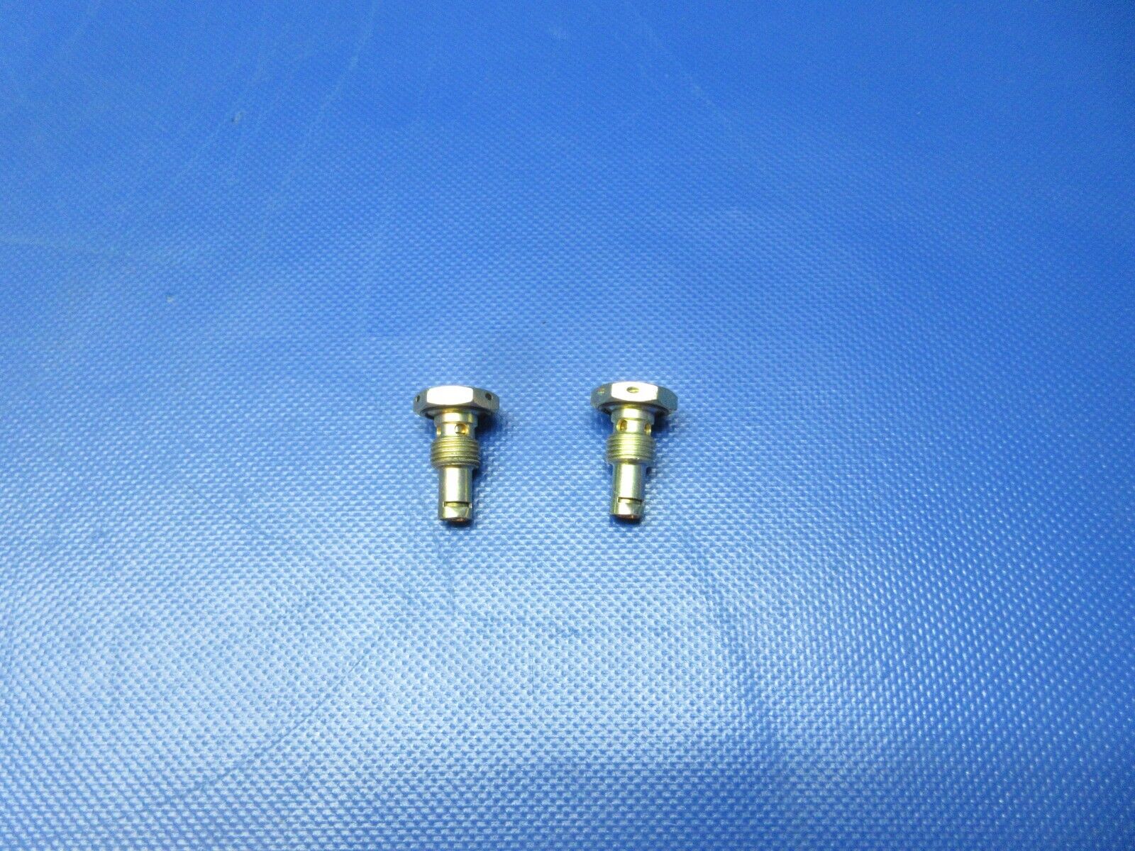 Cessna Flush Drain Valve P/N F391-82, 05-01878 LOT OF 2 NOS (0124-1418)