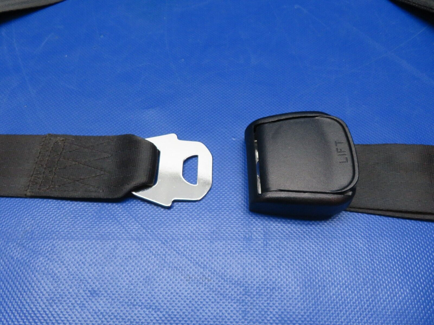 Cessna 401 / 401A Pacific Scientific Seat Belt P/N LL01-BJ30BJ33 (0124-101)
