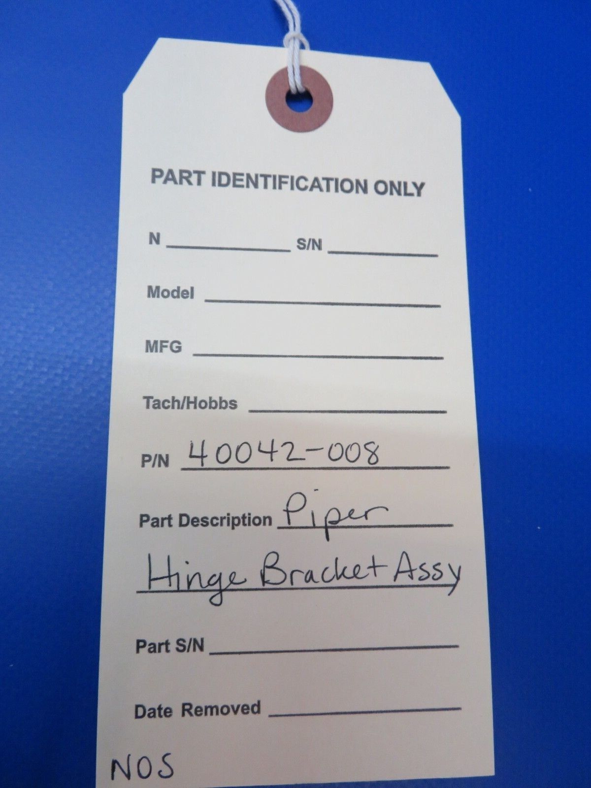 Piper Hinge Bracket Assy P/N 40042-008 NOS (0922-328)