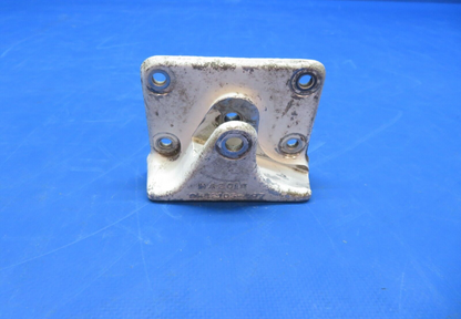 Cessna 310 / 310Q Drag Link RH Retainer Truss Brace P/N 0842105-1 (0823-686)