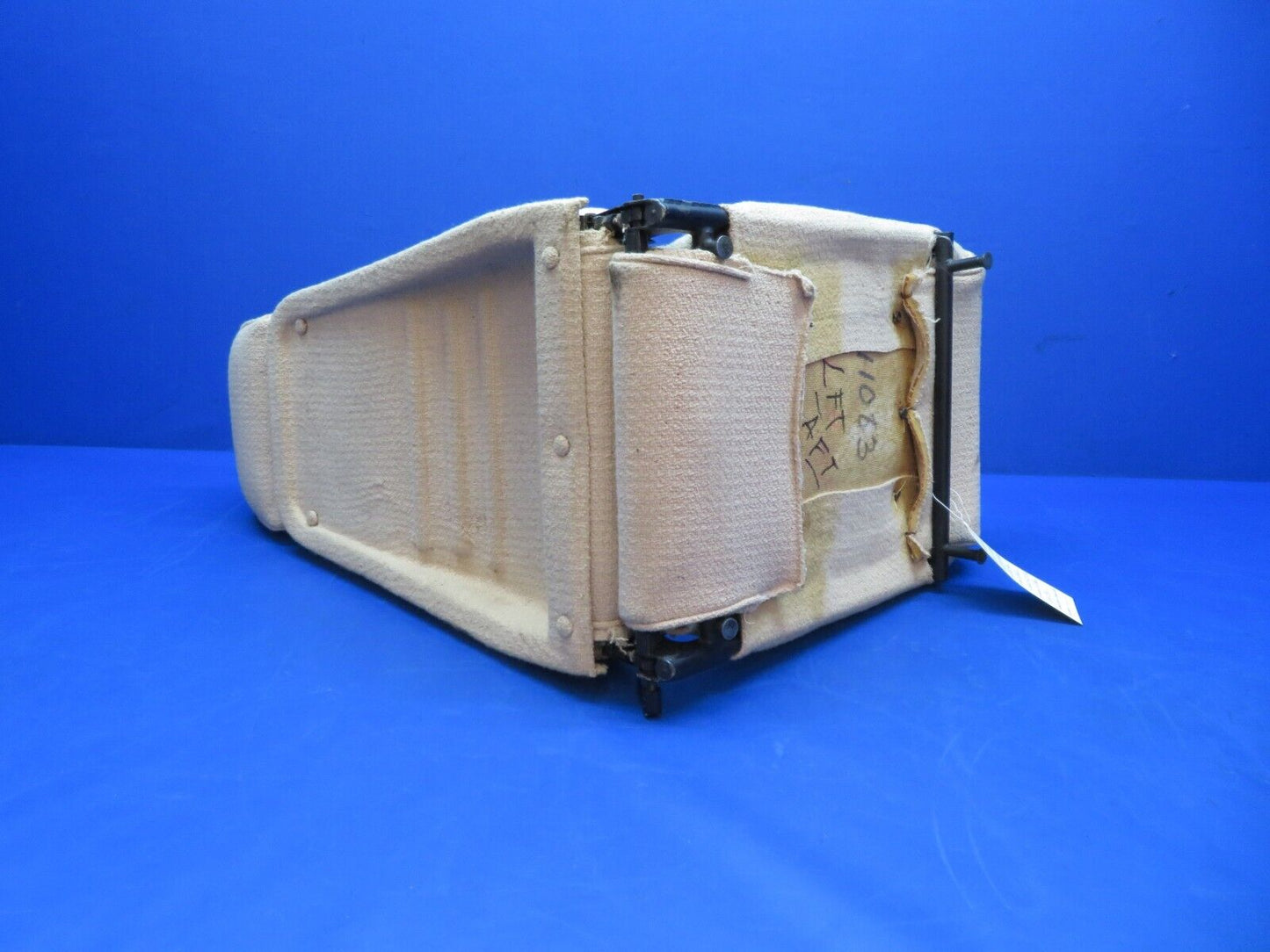 Piper PA-28-236 Dakota LH Rear Seat Assy P/N 96827-22 (0623-647)