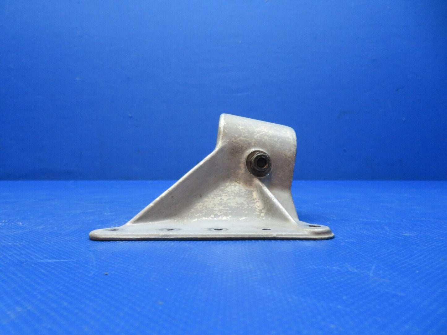 Cessna 175 Nose Gear Upper Fitting P/N 0543013-1 (0324-134)