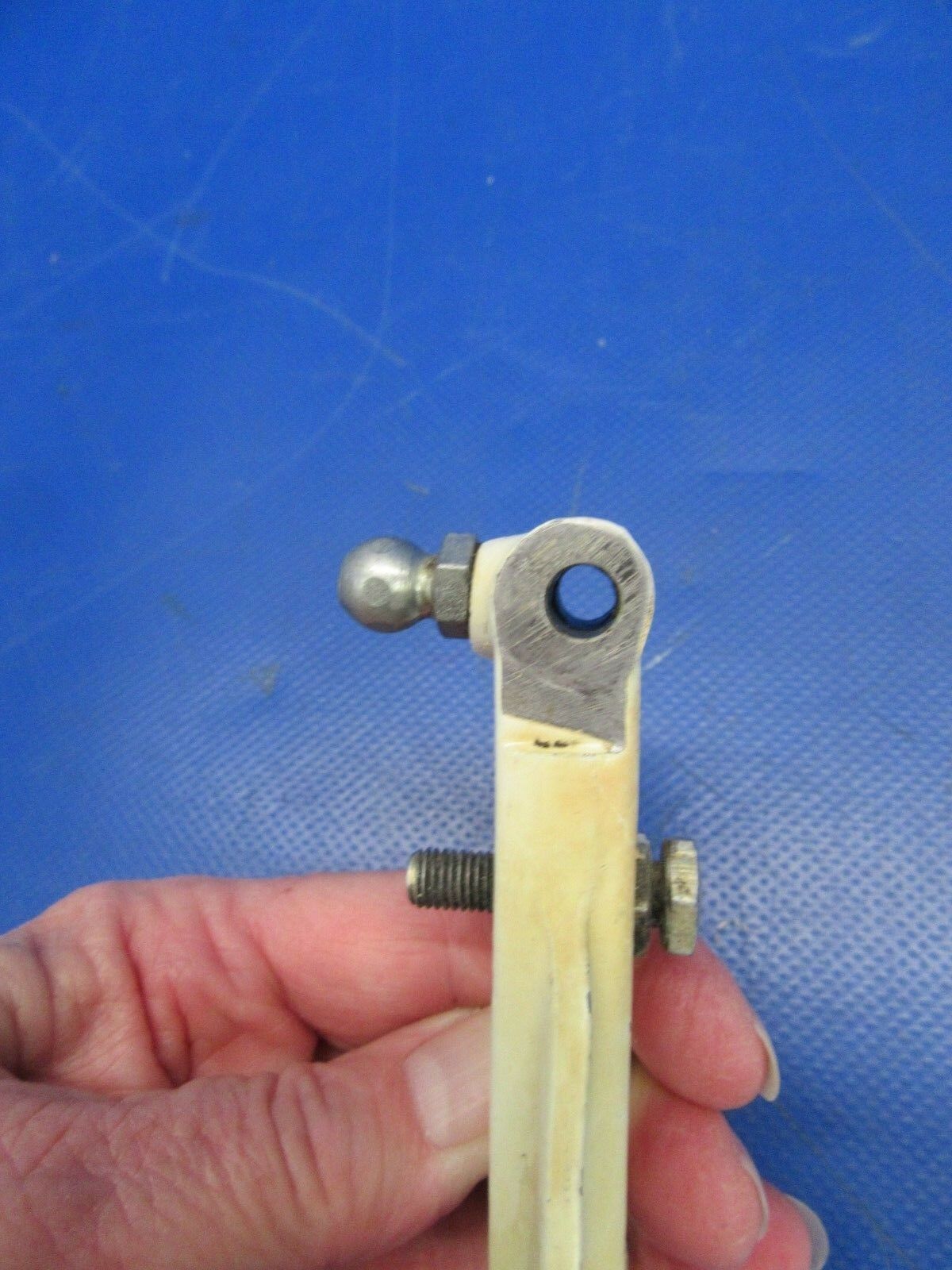 Beech Baron 55/58 Link Nose Gear P/N 35-825173-2 (1018-295)