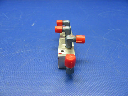 Piper PA-28R-180 Hydraulic Manifold RH P/N 67521-00, 67521-000 (0621-532)