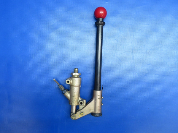 Cessna 210 Landing Gear Emergency Hand Pump Assy P/N 1280114-1 (0124-1026)