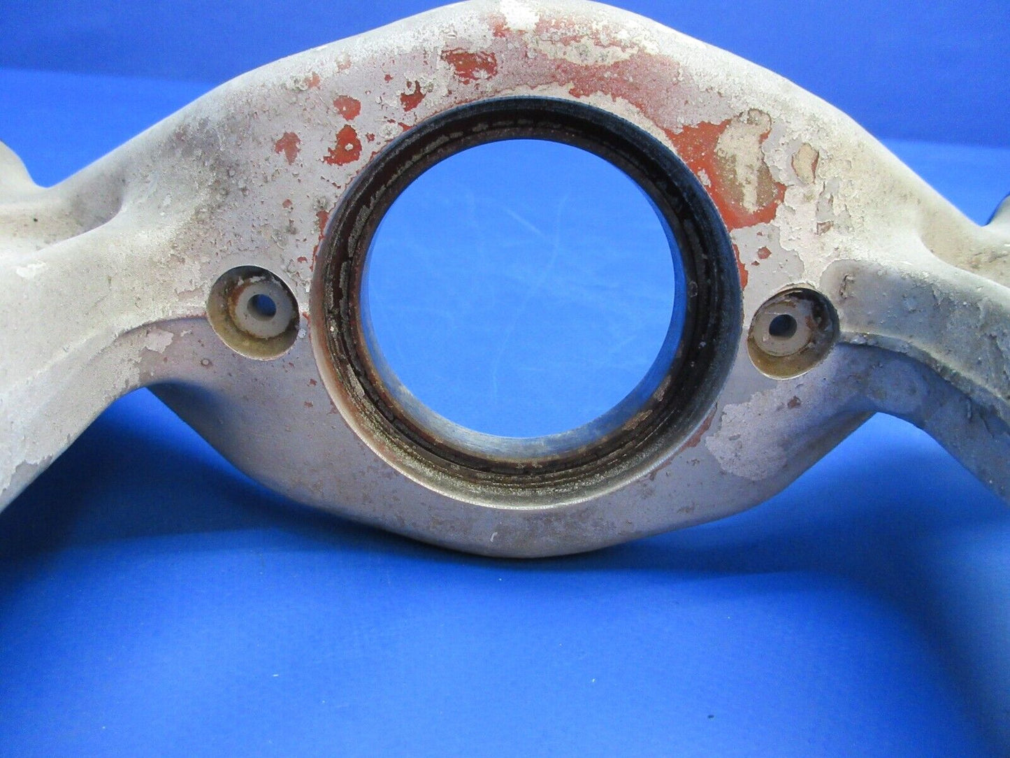 Cessna 401 Nose Gear Trunnion Assy 1.19" Diameter Lug P/N 5842000-213 (0523-578)