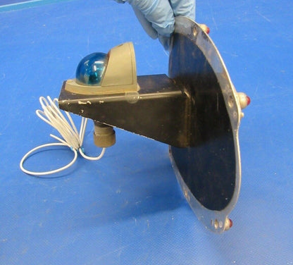 Cessna 310 Wing Nav Light & Bracket Green 0823200-2, 5618106-17 (1118-136)