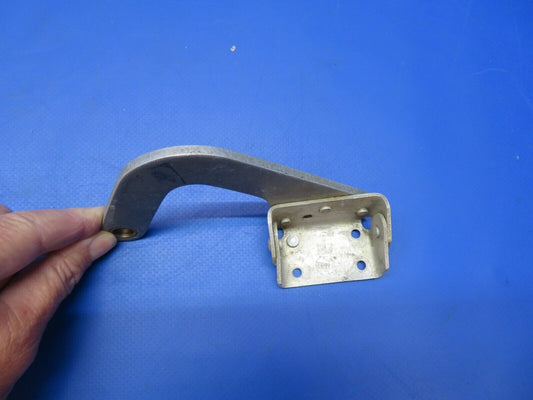 Cessna 210 / 210A RH Nose Gear Door Arm & Angle Assy P/N 1213252-1 (1122-432)