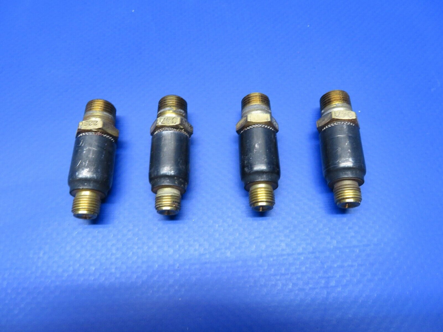 Continental Fuel Injector P/N 2250047 LOT OF 4 (0922-351)