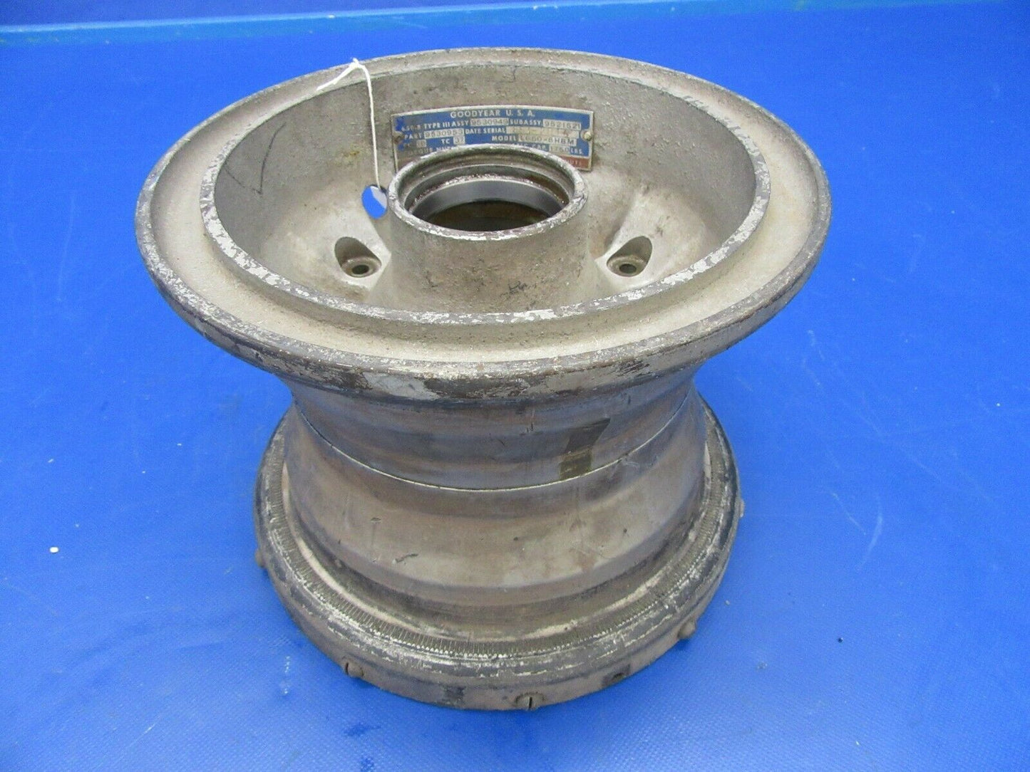 Goodyear Type III 6.50 x 8 Wheel P/N 9530953, 9530952 w / Dust Cap (0519-403)