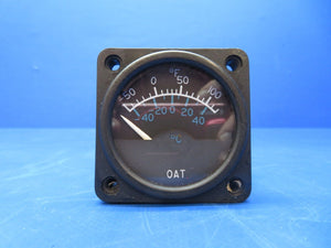 Cessna 310Q O.A.T Indicator 24V P/N C668520-0101 (0623-567)