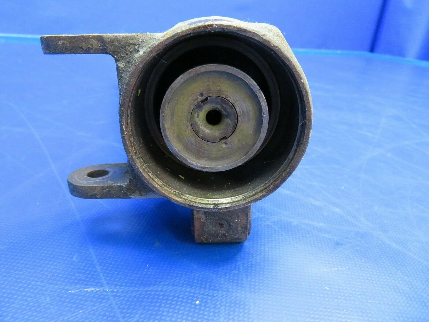 Cessna 310 Main Gear Trunnion RH (0520-515)