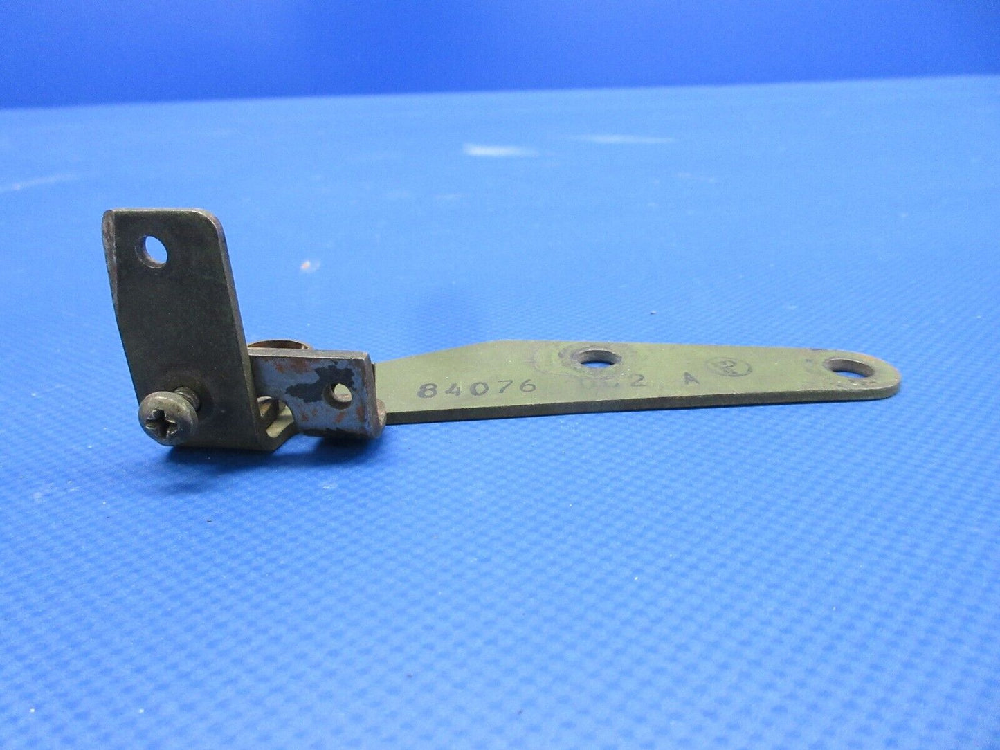 Piper PA46-310P Throttle Cable Bracket P/N 84076-002 (0124-1434)