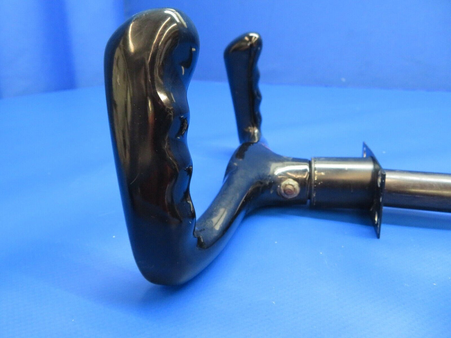 Bellanca 17-30 Viking Co-Pilot Control Wheel / Yoke P/N 195540 (0922-610)
