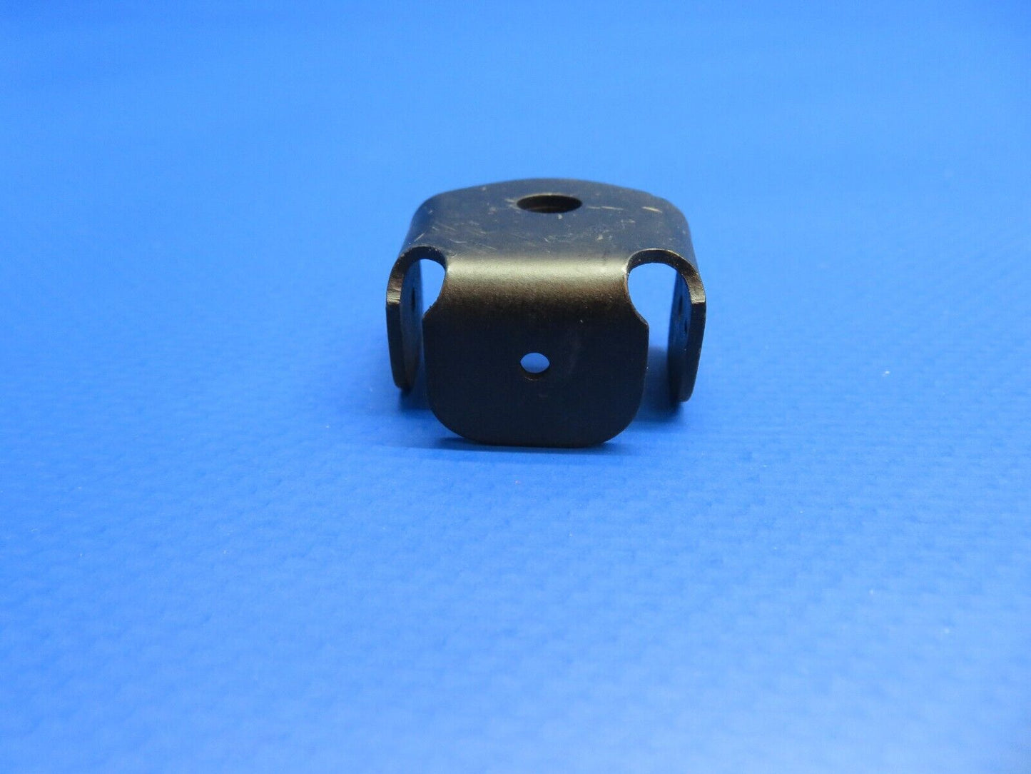 Piper Bracket - Elevator Hinge P/N 49758-002 NOS (0922-581)