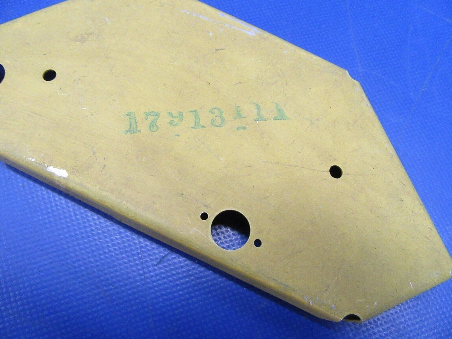 Piper Apache Bulkhead / Bracket Upper Cowling P/N 17913-111 NOS (0419-154)