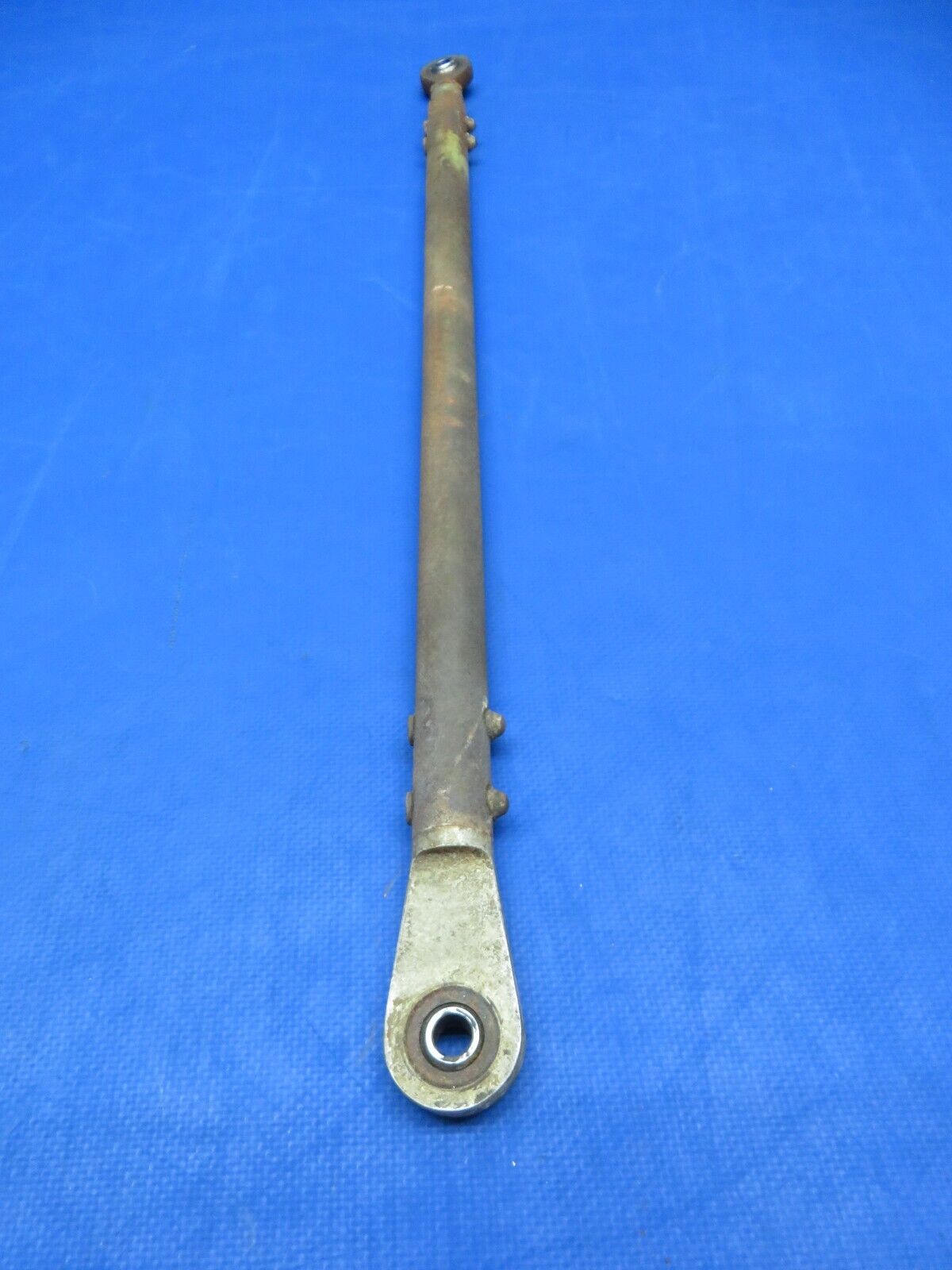 Cessna 310 / 310F Push Pull Tube Assy MG FWD P/N 0840125-6 (1123-329)