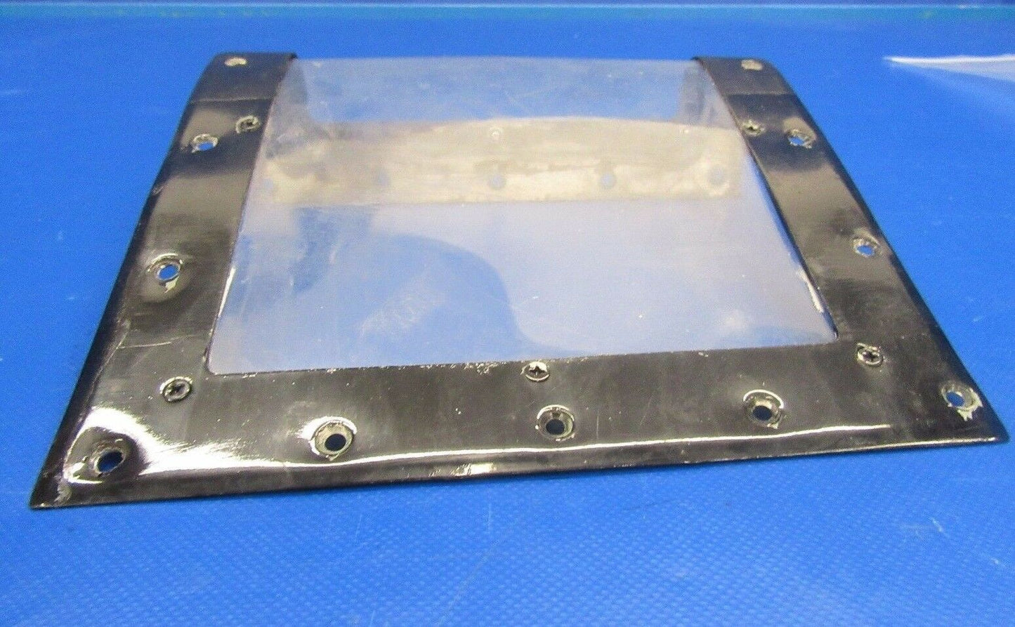 Beech Baron Lens & Retainer Landing Light LH P/N 96-170000-7 (1117-138)