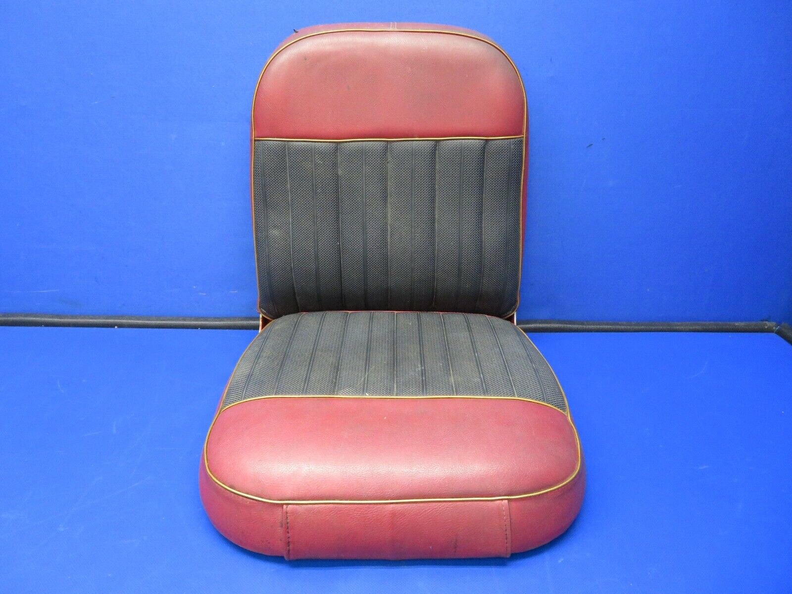 Piper PA-28-140 Cherokee Rear Seat P/N 65501-002, 65515-002 (0621-719)