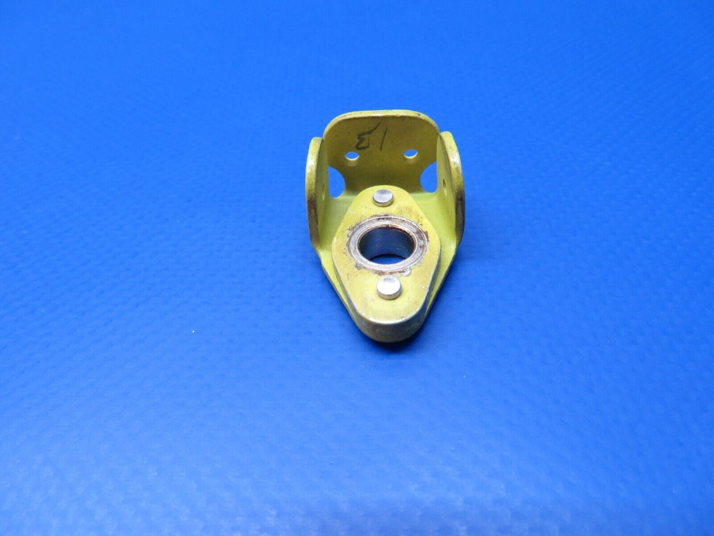 Piper Hinge Assy Tab P/N 40012-013 NOS (0922-329)