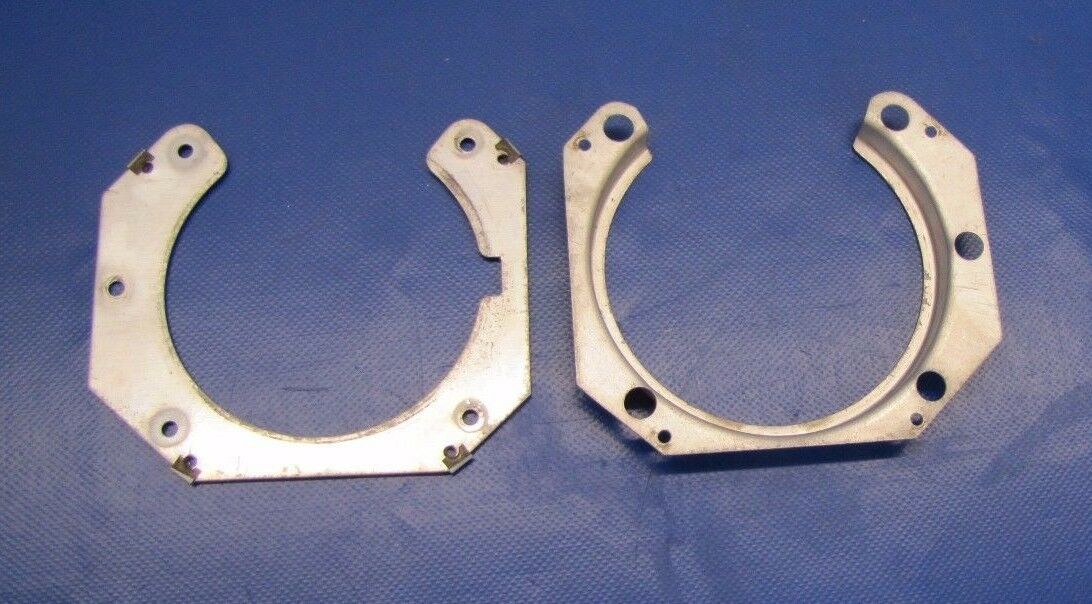 Cessna 210 Bracket Assy - Landing Light P/N 042354-6 (0517-181)