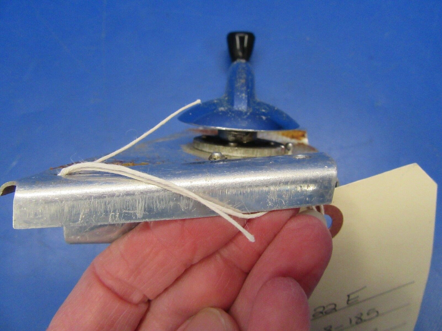 Piper PA-28-140 Cherokee Stabilator Trim Crank 464-023, 20908-000 (1018-185)
