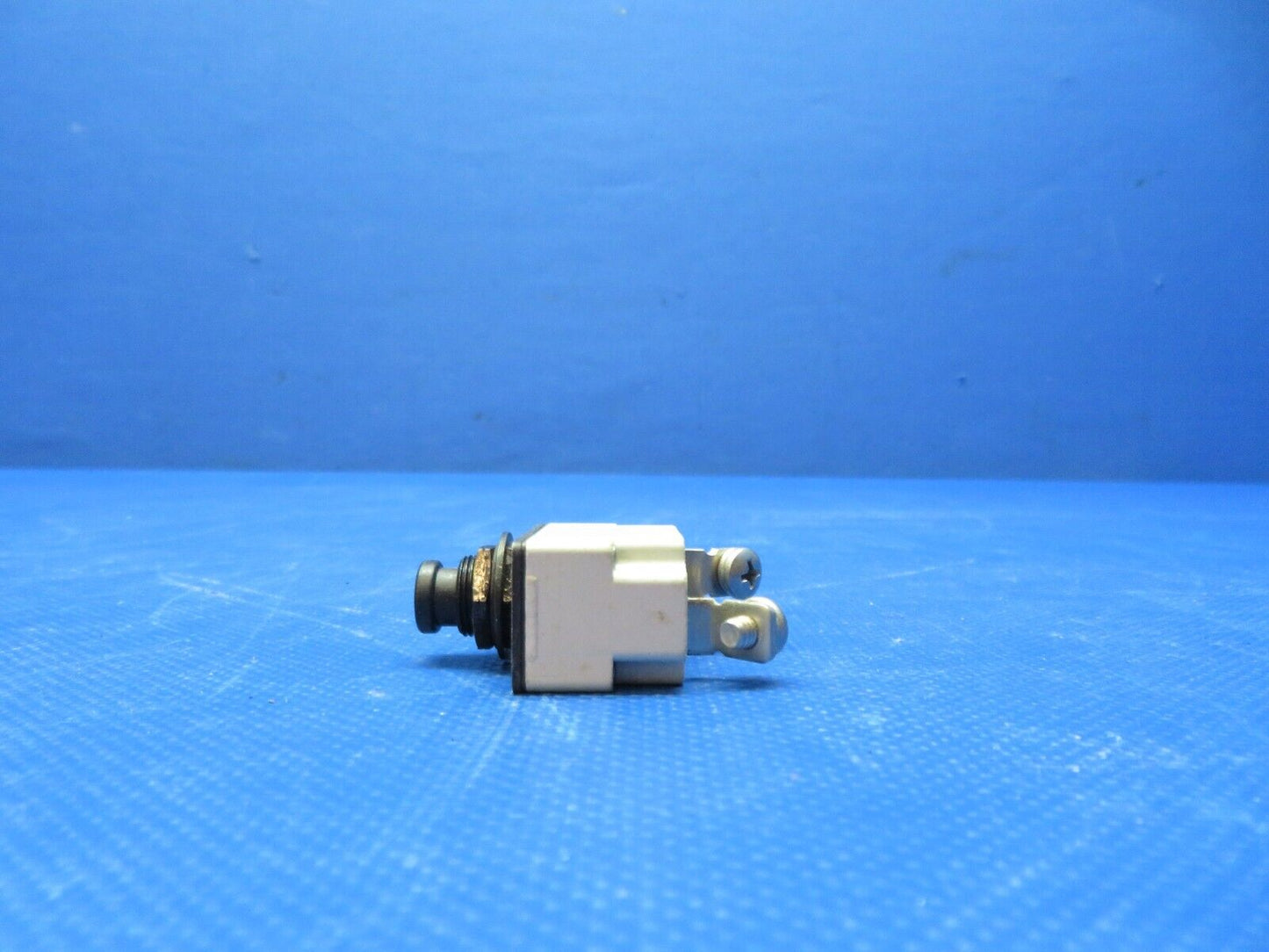 Klixon 25 amp Circuit Breaker P/N 7271-8-25 (0224-231)