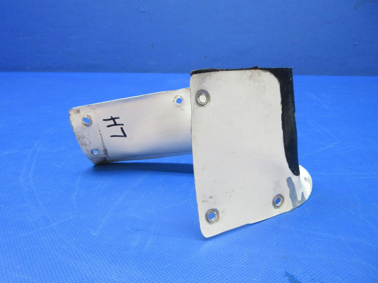 Cessna 401 / 401A LH & RH Wing Tip Tank Front Fairing P/N 0823413-3 (0124-1410)