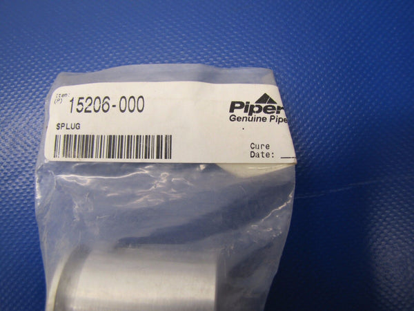Piper Plug P/N 15206-000 NOS (0317-204)