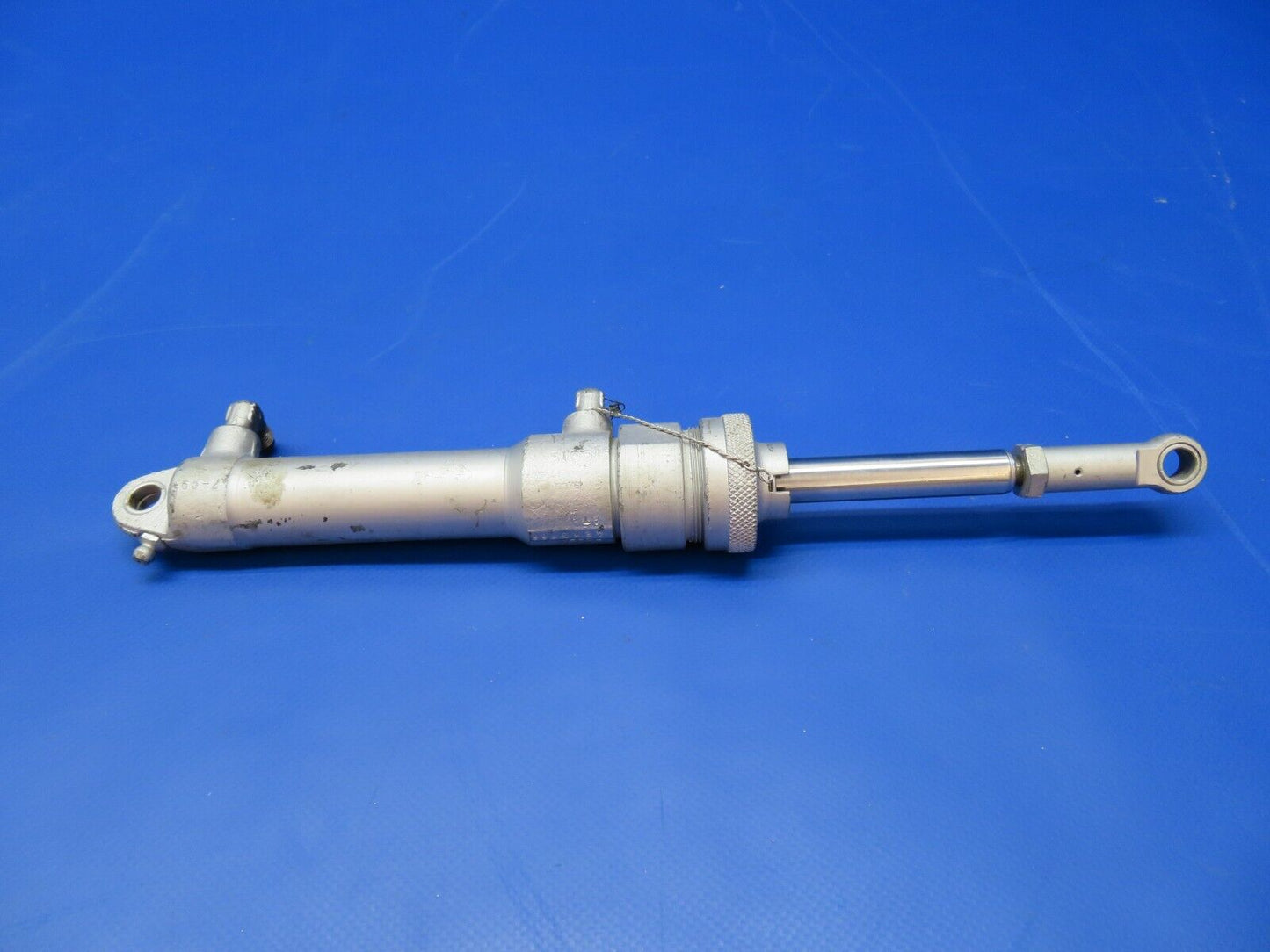 Boeing Hydraulic Actuating Cylinder P/N 4233666 (0922-499)
